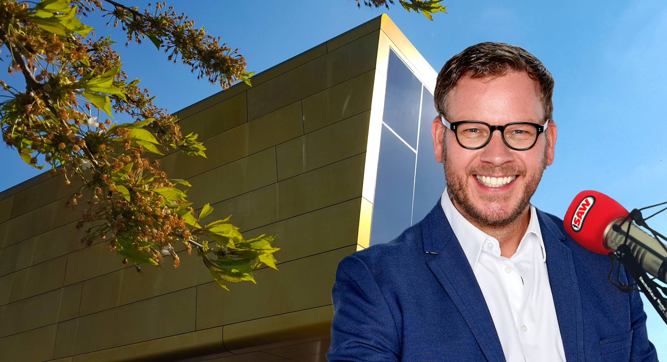 Radio SAW-Moderator Holger Tapper moderiert die Siegerehrungen